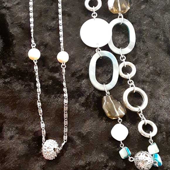 2 long statement necklaces - Picture 2 of 5